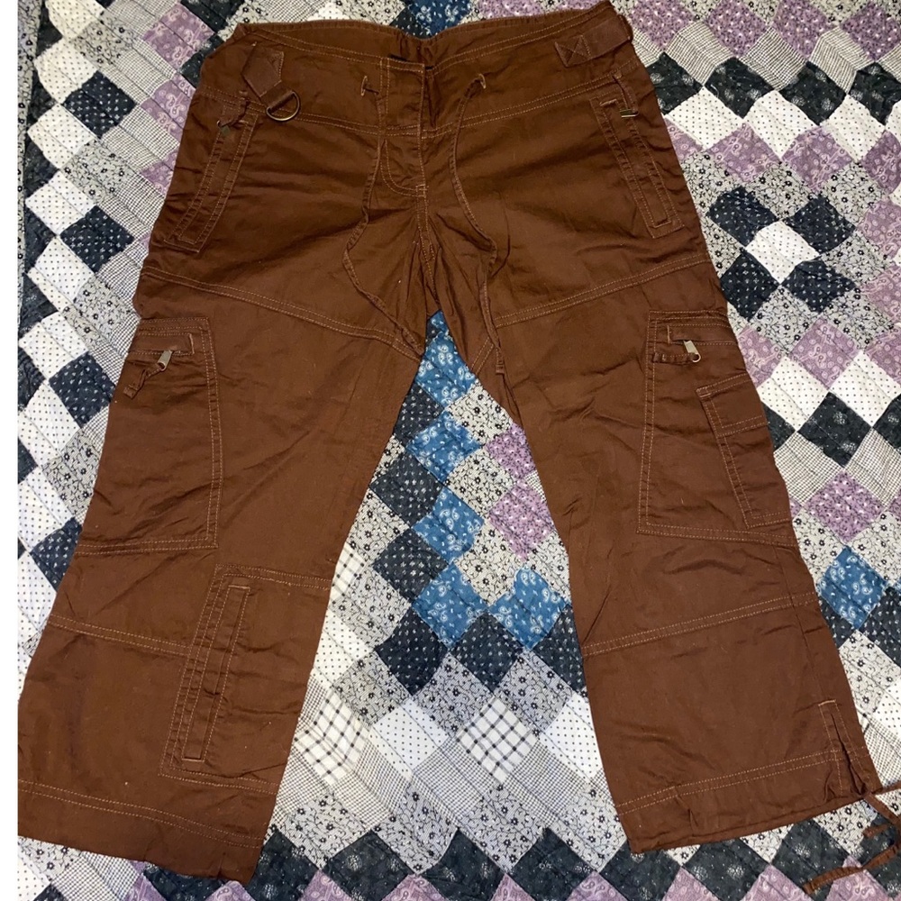 The limited Capris in Brown